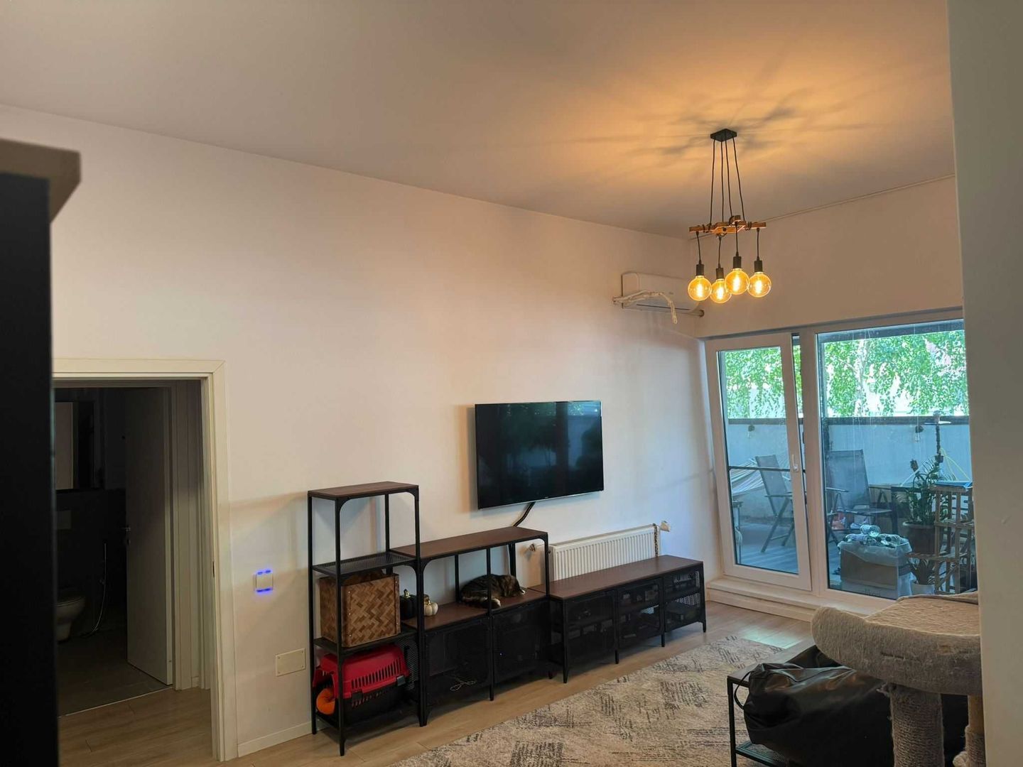 De vanzare apartament 3 Camere - Poză 1