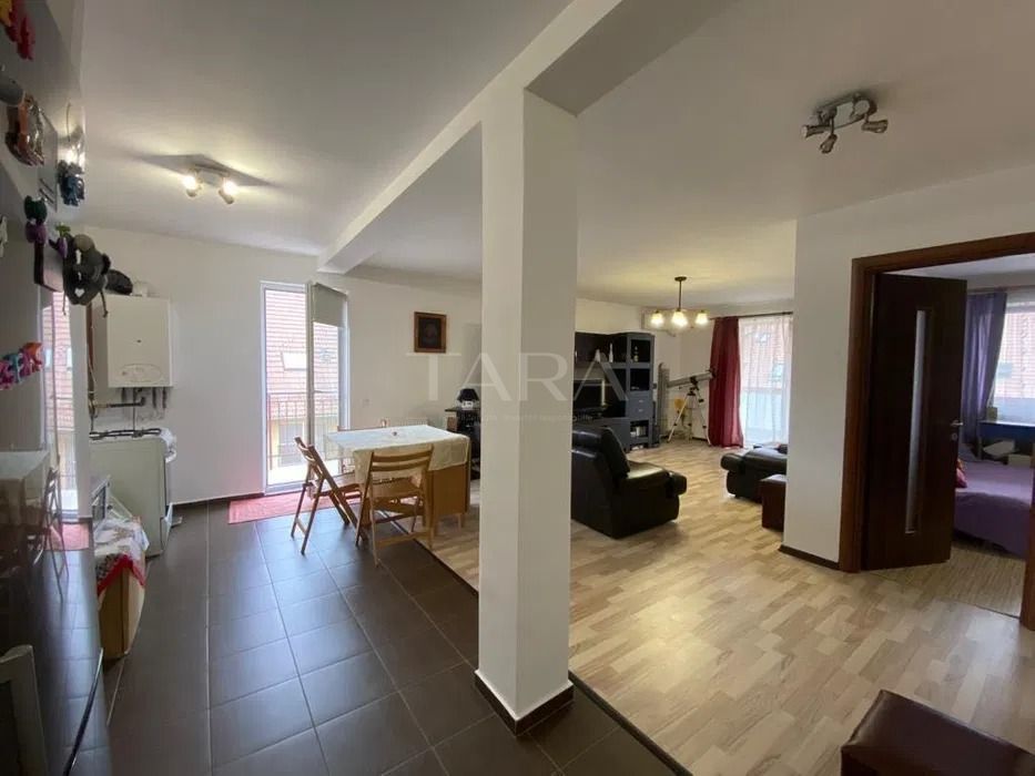 De vanzare apartament cu 3 camere de tip penthouse in Floresti! - Poză 2