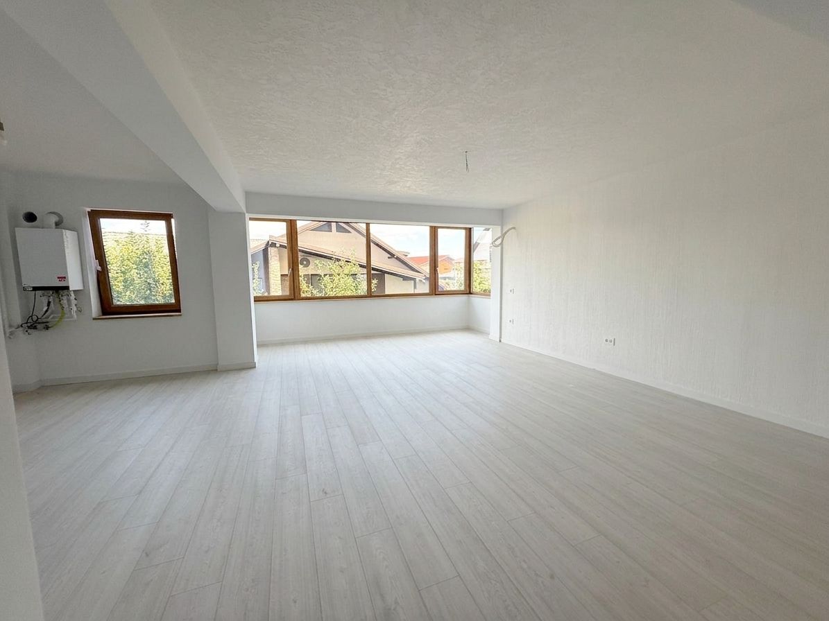 Titan-2 camere in bloc boutique- Etaj 1-Living generos - Poză 4