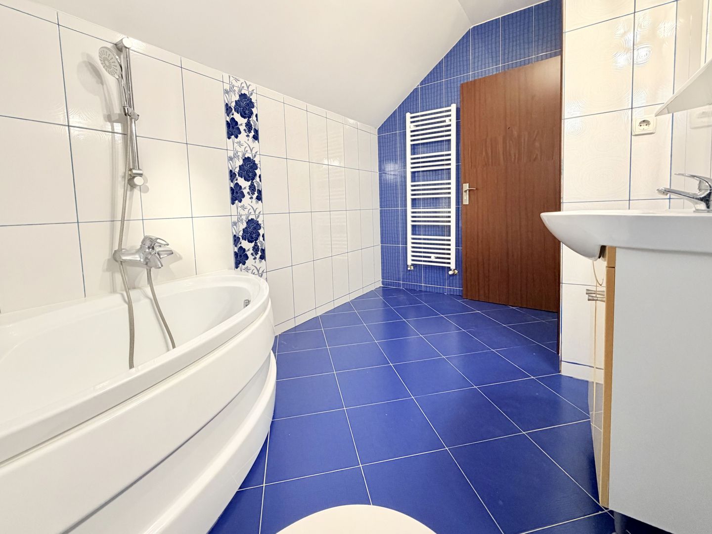 De închiriat – Casă individuală P+M în Dumbrăvița - Poză 24