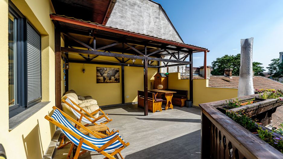 Apartament cu 3 camere ultracentral cu garaj - Poză 8