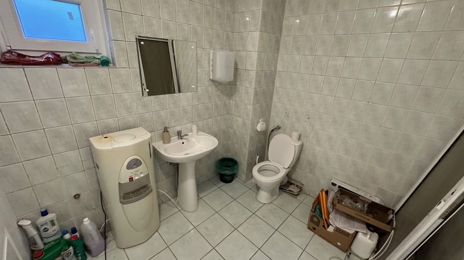 Cladire pretabila spațiu birouri/ clinica - Poză 20