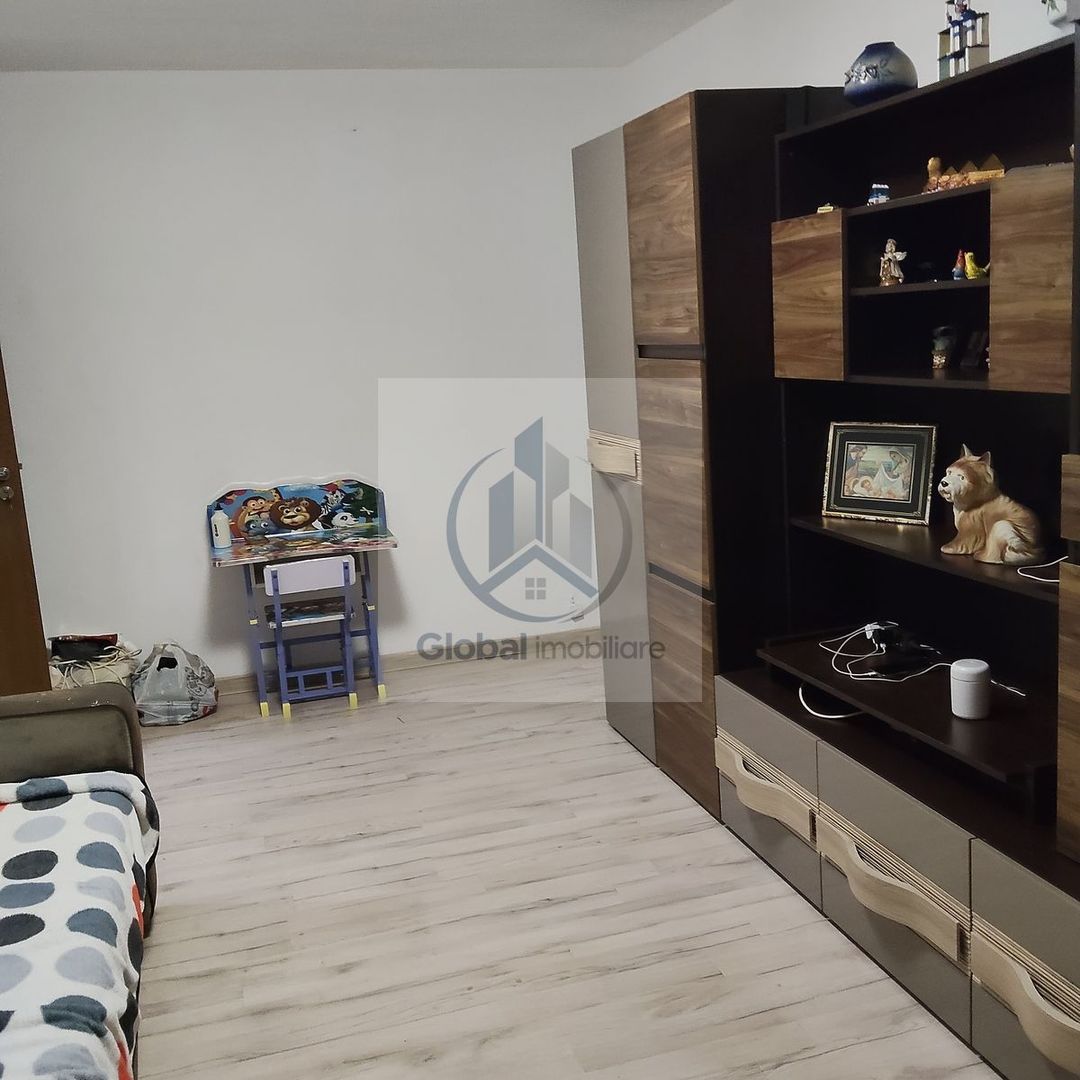 Pantelimon langa liceul teoretic Lucian Blaga - Poză 6