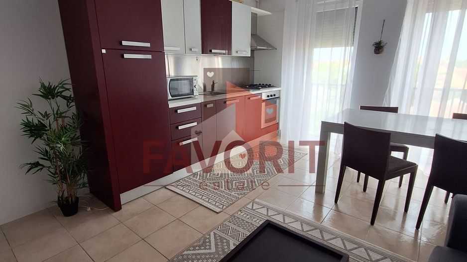 Bloc nou. Etaj intermediar. Pozitie excelenta - Poză 3