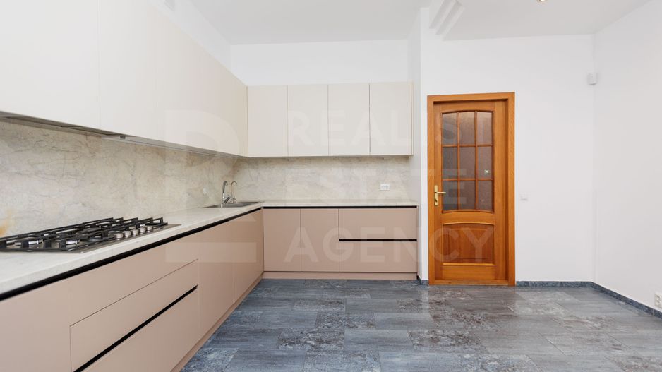 Chirie, casă, 7 camere, str. Galbena, Centru - Poză 4