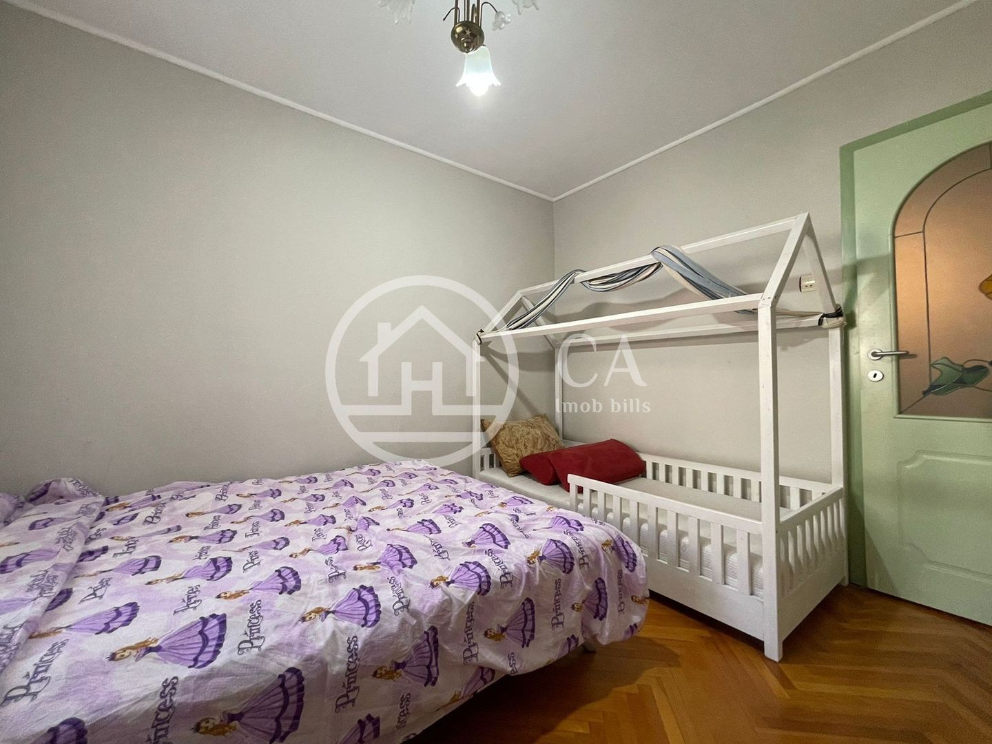 Apartament cu 4 camere de inchiriat in zona Rogerius, Oradea - Poză 9