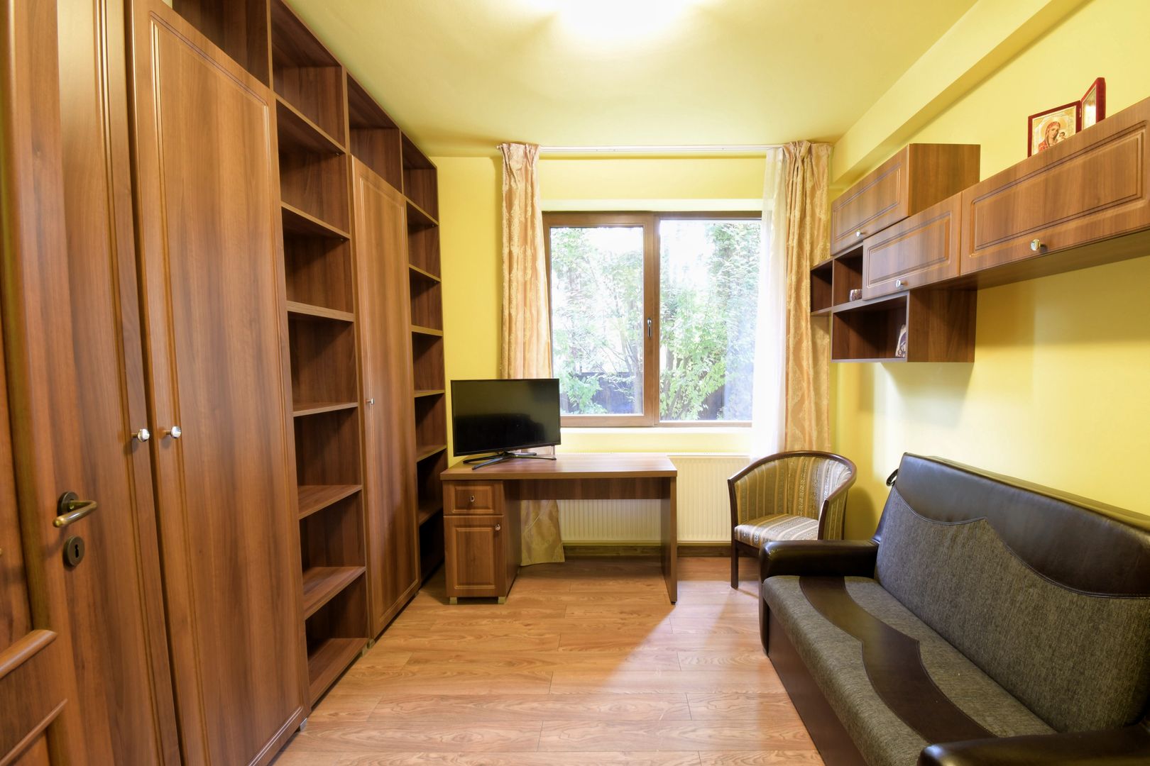 Casa cu 5 camere de inchiriat, zona Becas - Poză 19
