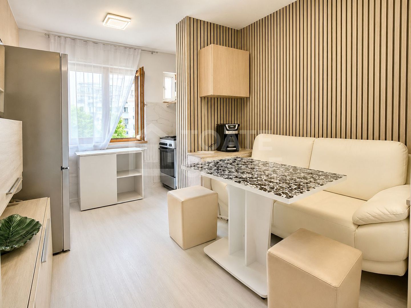 Apartament 3 camere, etajul 2, zona Intre Lacuri - Poză 1