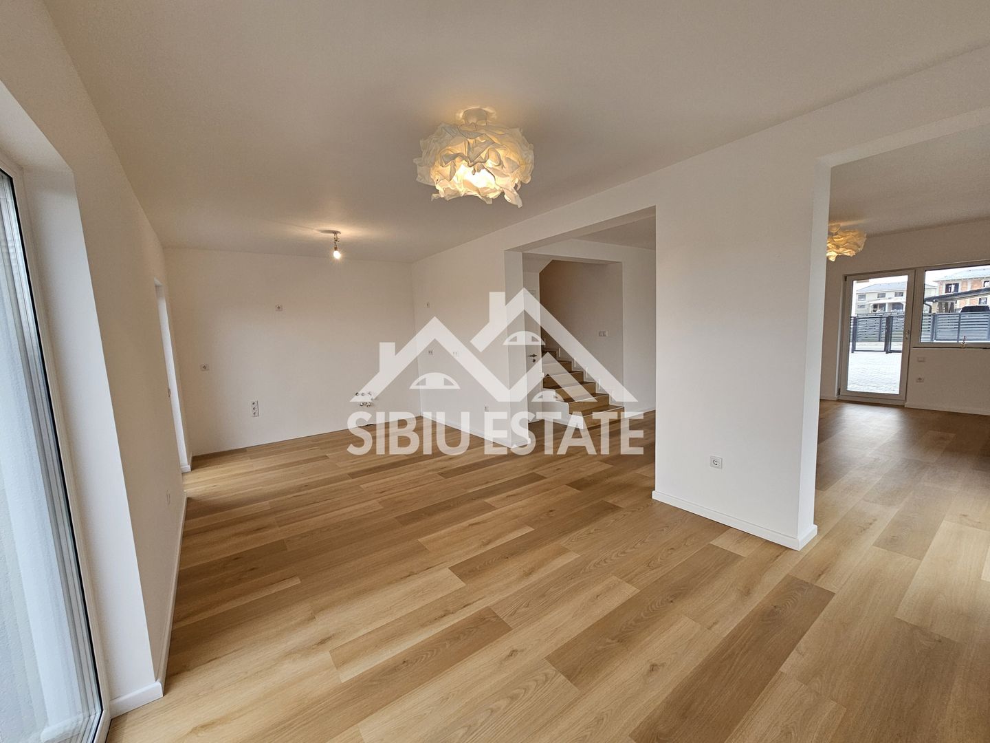 Casa LA CHEIE mutare rapida - Poză 14