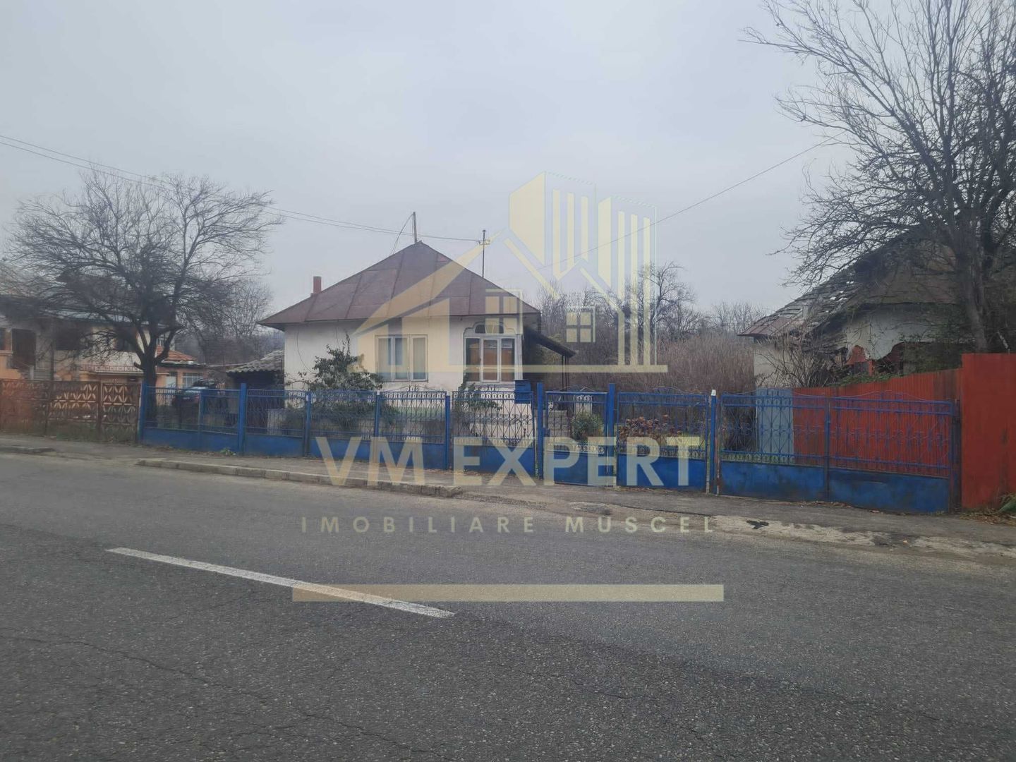 CASA 3 CAMERE TEREN 800 MP CAMPULUNG - Poză 1