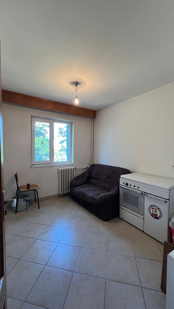 3 camere cu vedere la Parc Humulesti - Poză 4