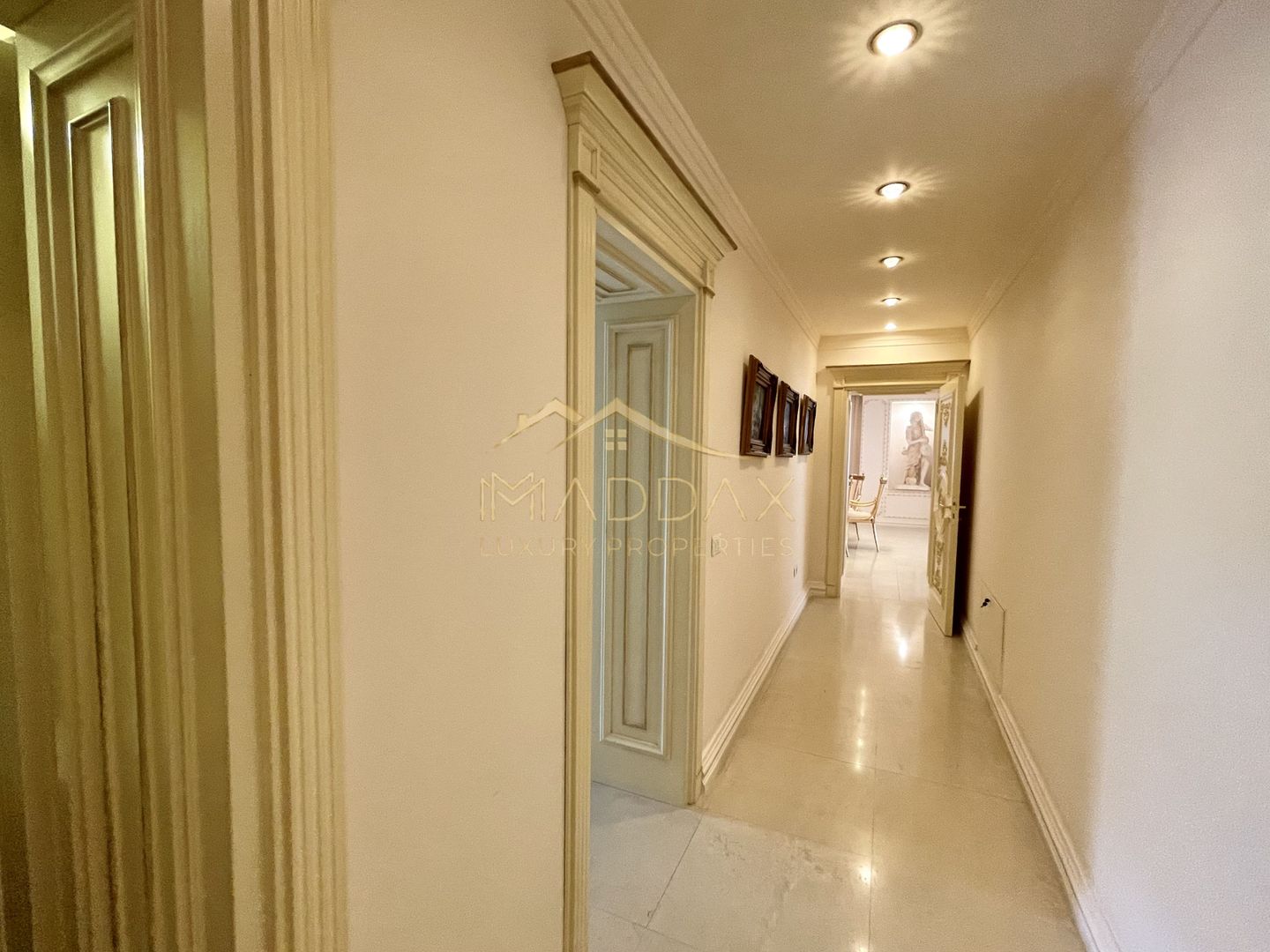 Impressive Villa *1500 SQM usable* 2613 SQM land / Open to the lake - Poză 42