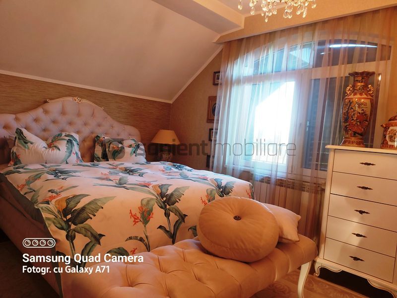 Casa lux cu 5 camere in Rontau - Poză 14