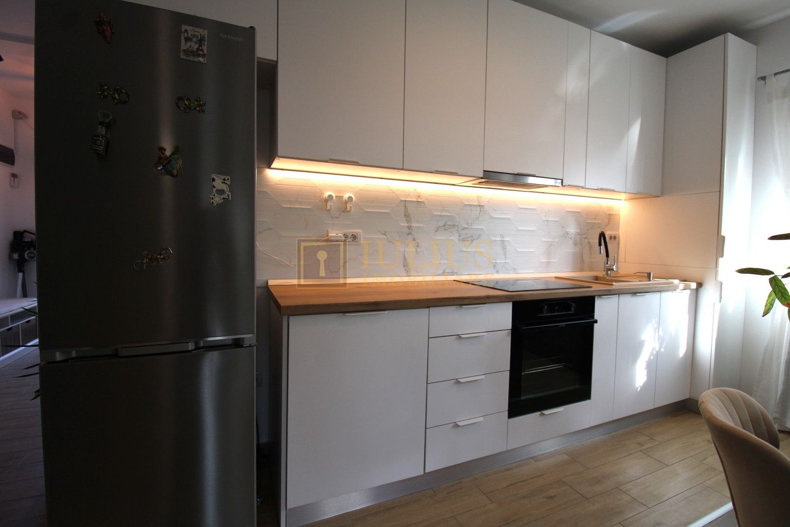 Casă modernă 3 camere, mobilată complet, curte 300 mp - Poză 7
