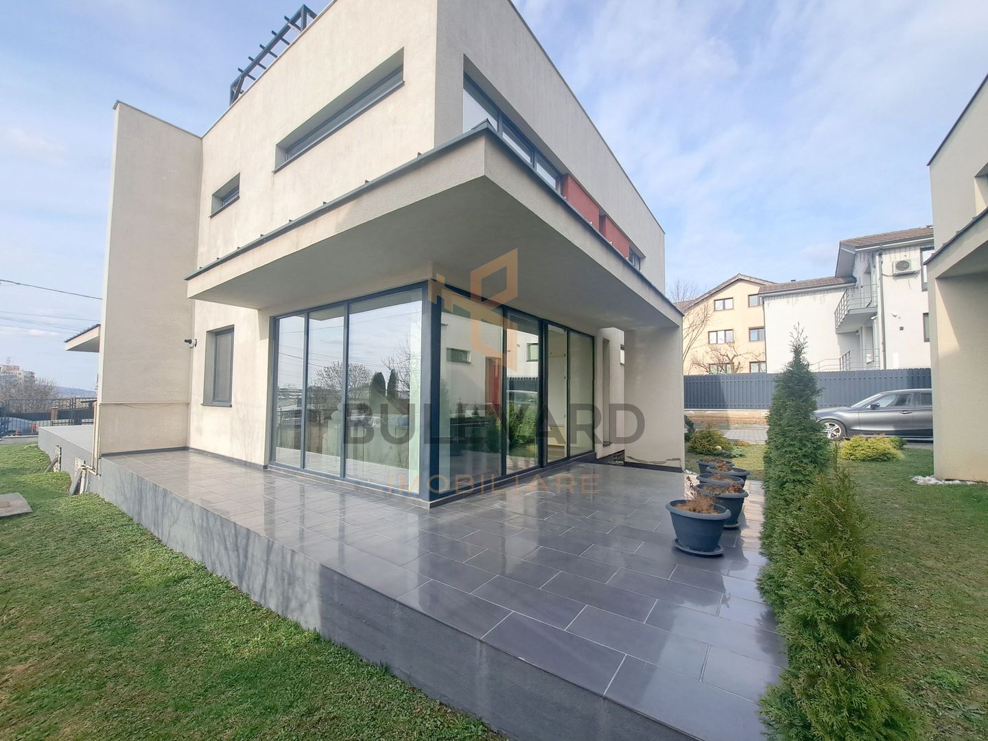 Casa tip dulplex 120 mp + 80 mp terase + garaj, zona Liceu Waldorf - Poză 1