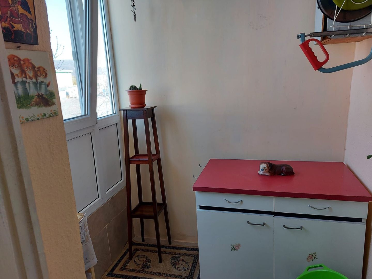 Garsonieră 27 mp cu balcon -bloc 3 etaje-mobilată utilată-bloc an 1980 - Poză 5