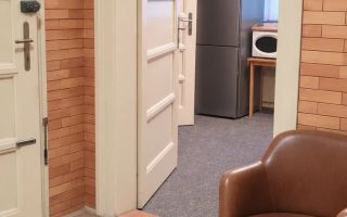 Apartament la casă cu curte proprie în zonă exclusivistă Sub Arini - Poză 6