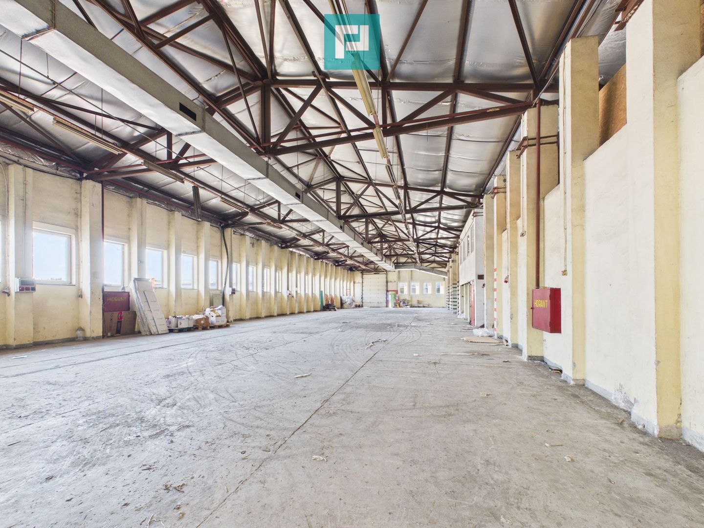 HALĂ INDUSTRIALĂ DE 800 MP DE ÎNCHIRIAT - Poză 2