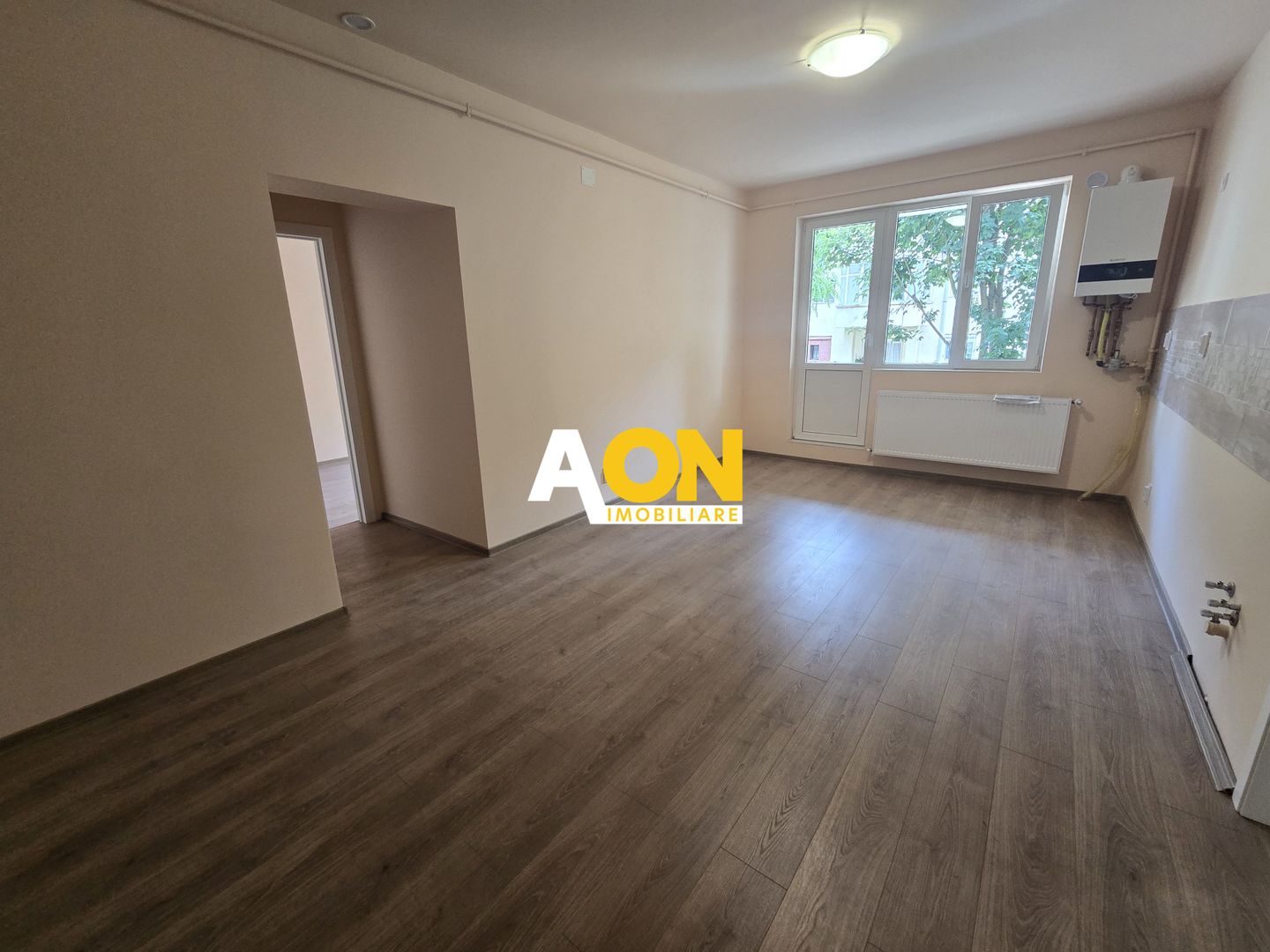 Apartament 3 Camere Renovat, Etaj 1, Cetate - Poză 3