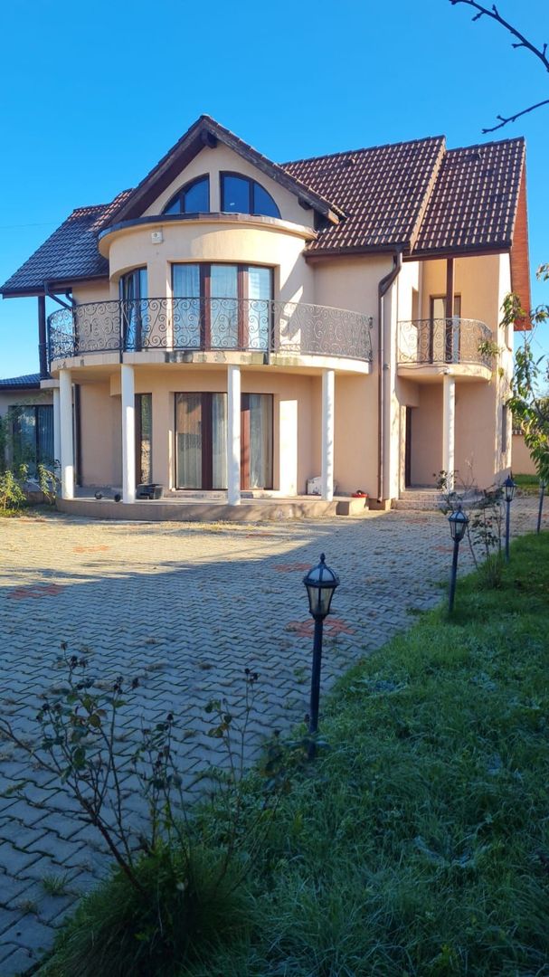 Casă individuală 220 mp  - Cristești - Poză 1