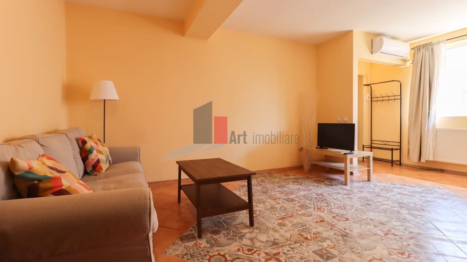 Apartamentul "QETO", bloc cu curte interioara, LIBER - Poză 6