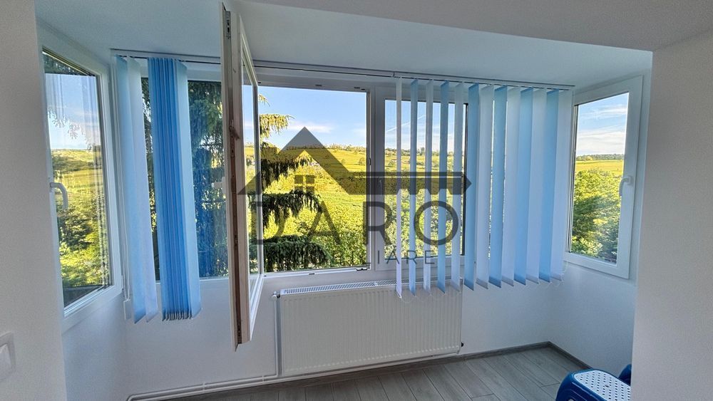 Vand apartament cu 3 camere - Poză 1