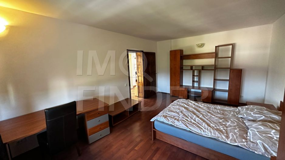 Inchiriere apartament 3 camere in Vila, Central - Poză 9