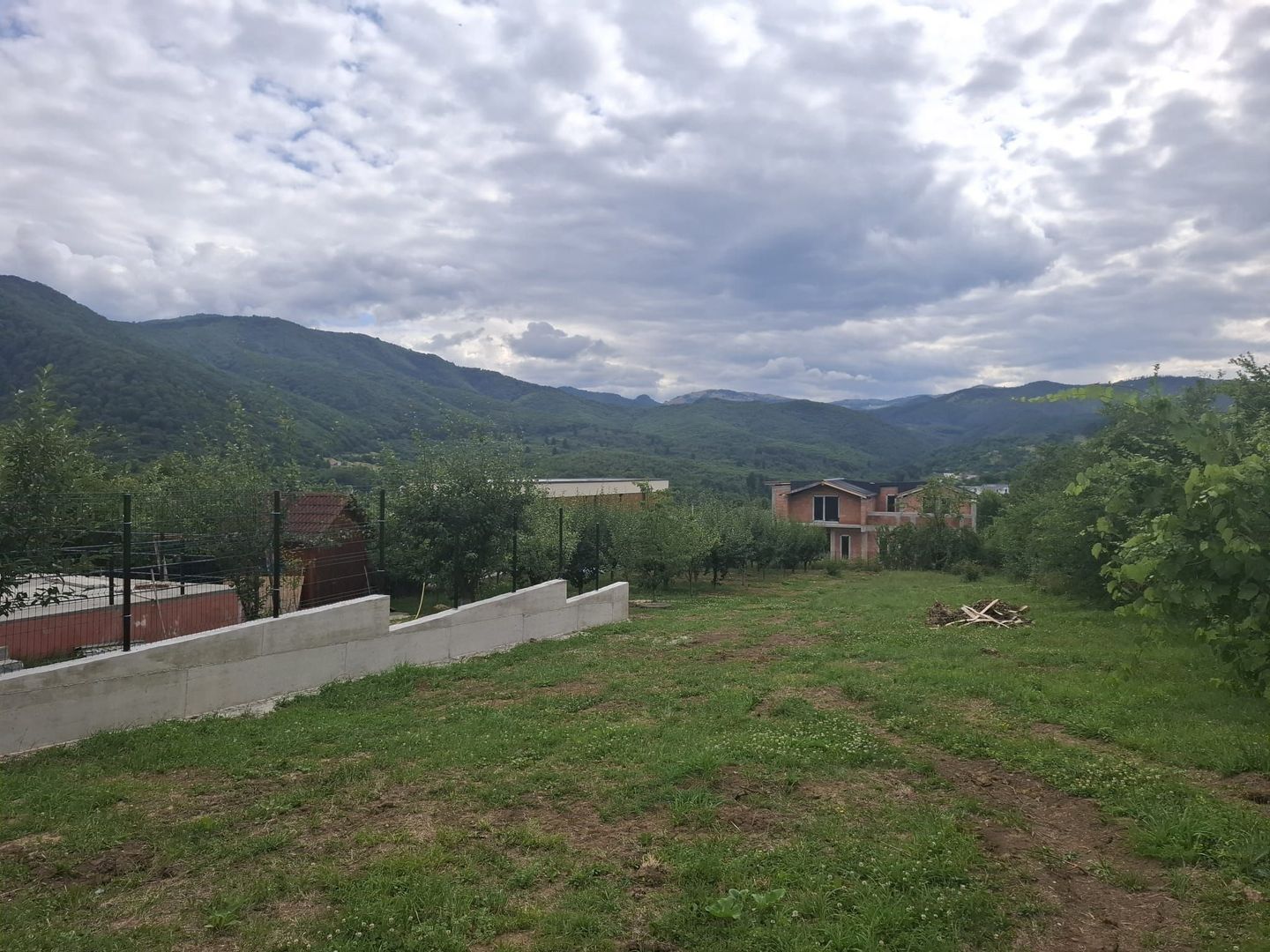 Teren intravilan-constructii în Cisnădioara - Apfel House – 940 mp - Poză 5