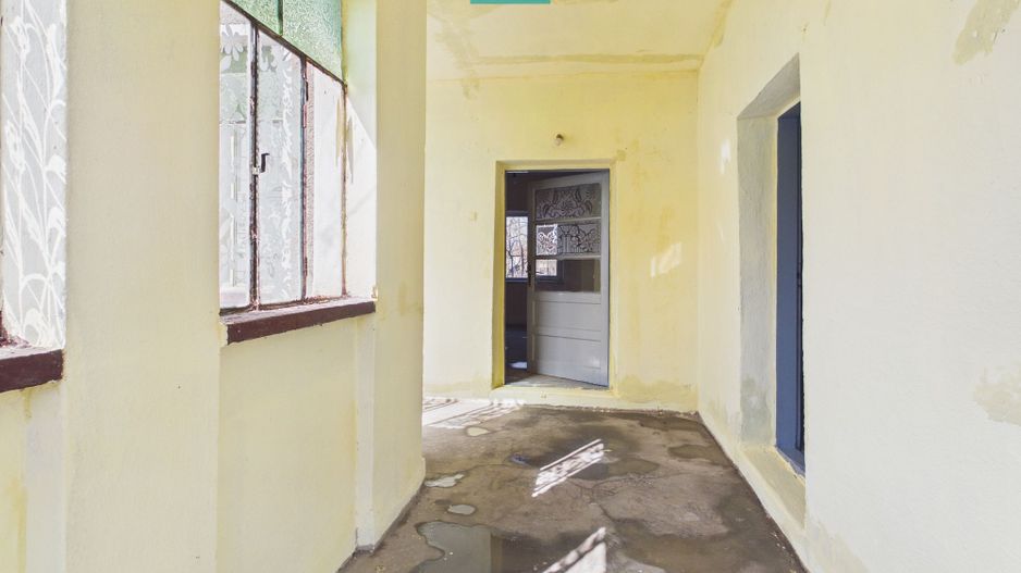 Casă cu teren generos de 6.000 m² - Poză 1