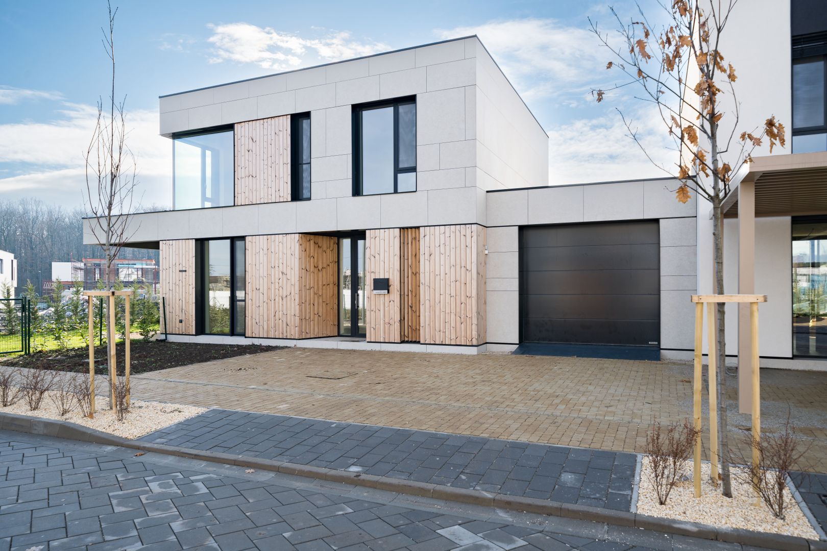 Vila tip UV10 mobilata partial in Amber Forest-prima inchiririere - Poză 1