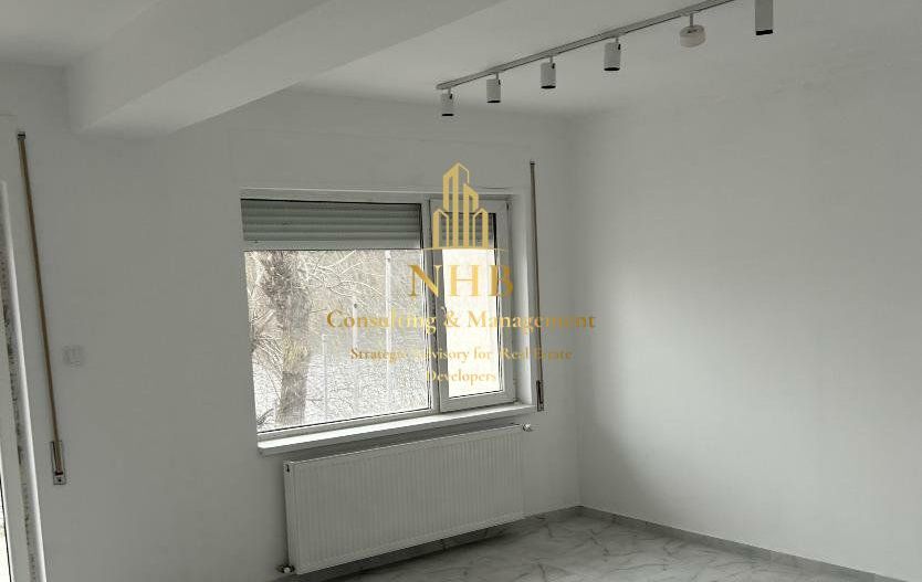Vila pe malul lacului - Poză 3