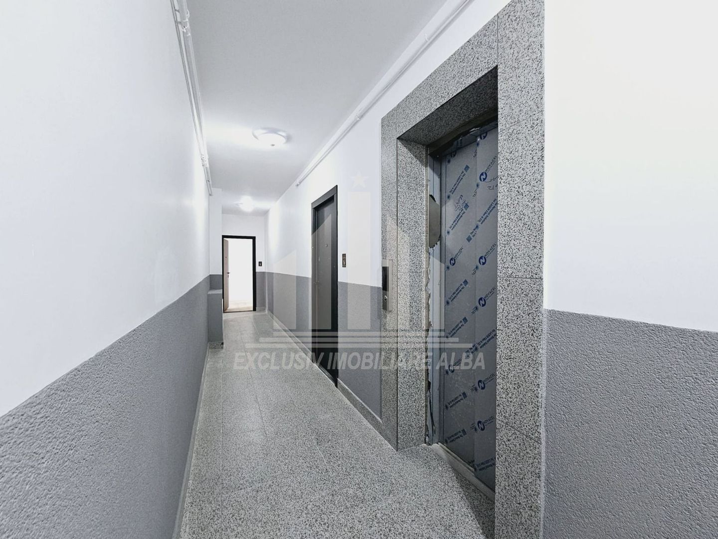 Apartament cu 2 camere decomandate, Alba-Micesti - Poză 9