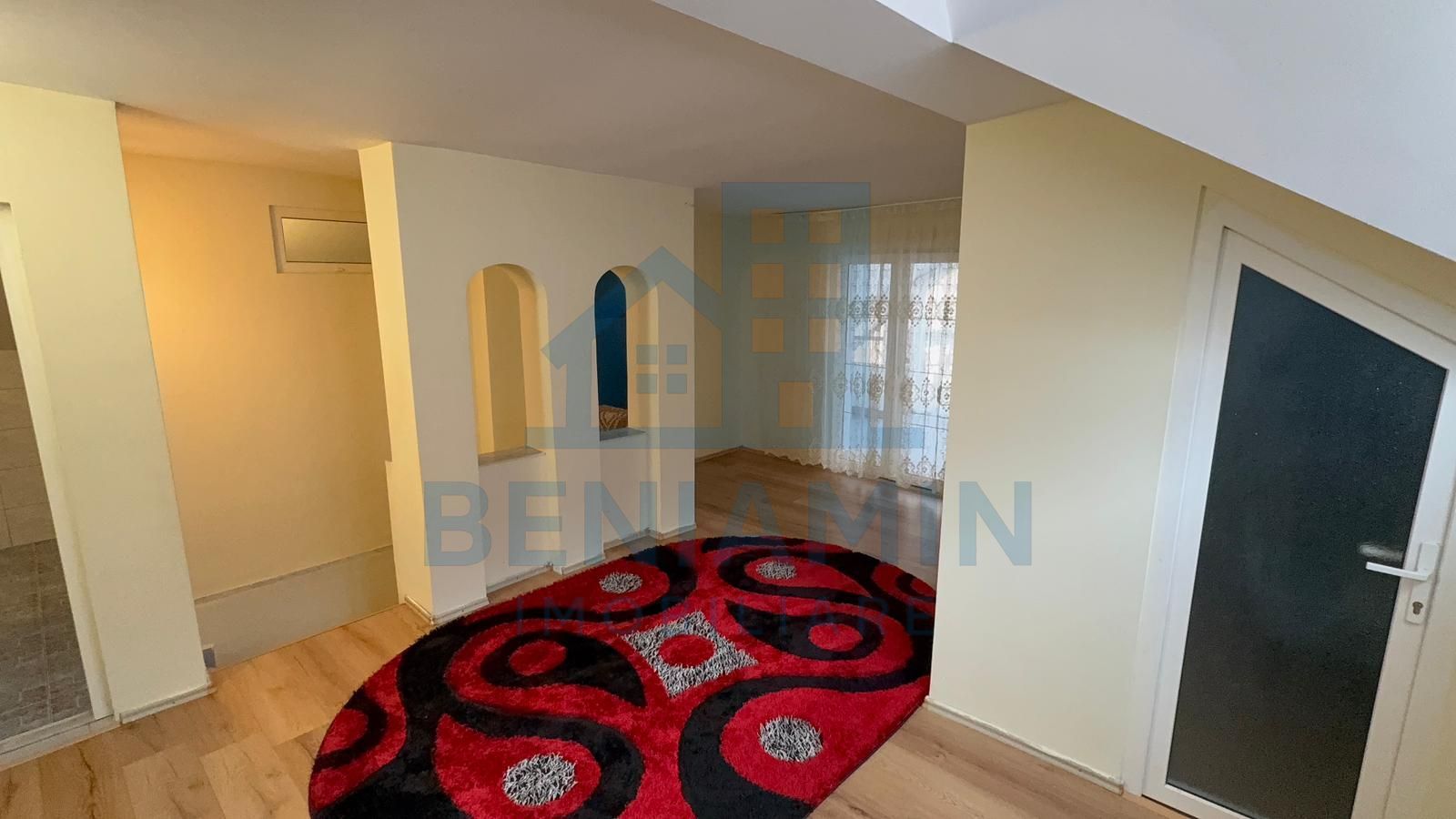 Vila-in-zona-Parcului-Nicolae-Romanescu-curte-mare-doua-constructii - Poză 7