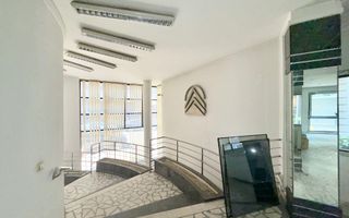 Spațiu București, zona Universitate, pretabil comercial/birouri - Poză 2