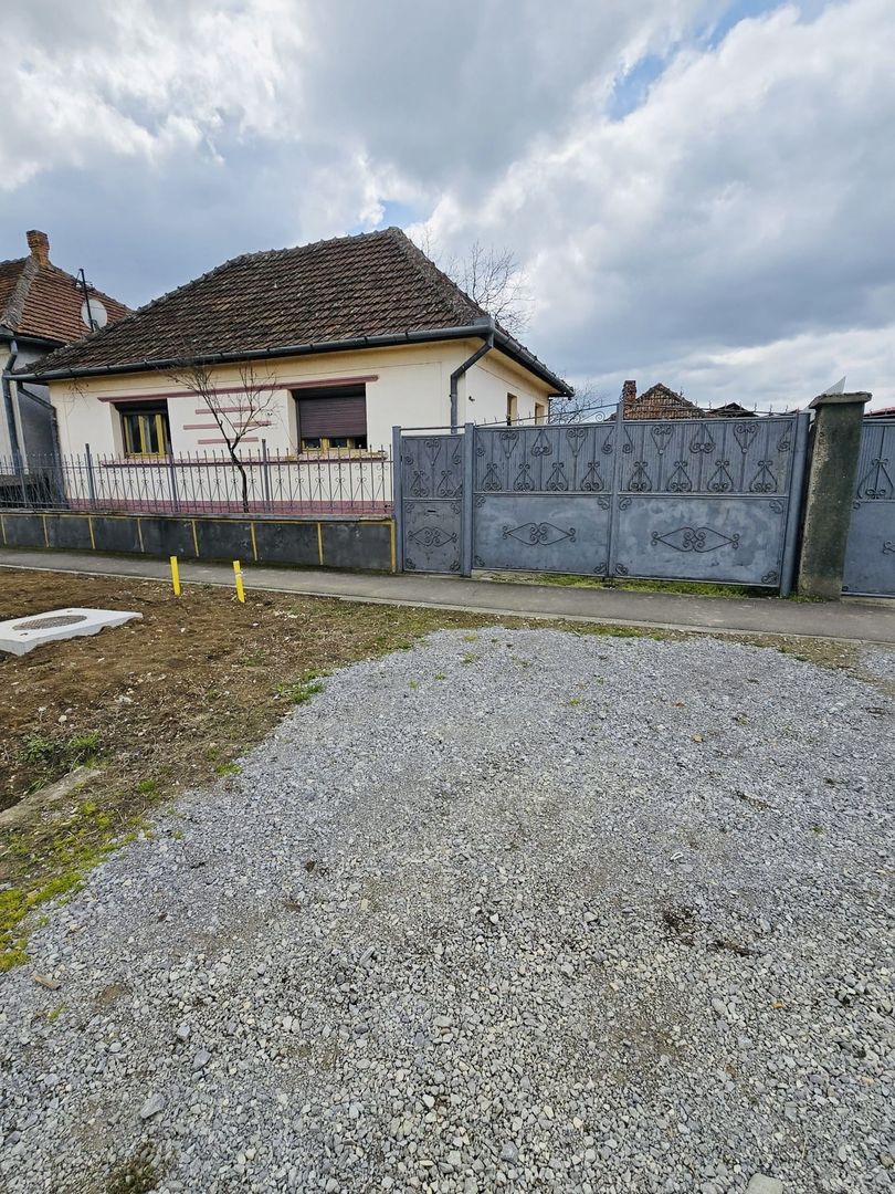 Casǎ renovabilă pe teren de 700 mp – Rontău - Poză 1