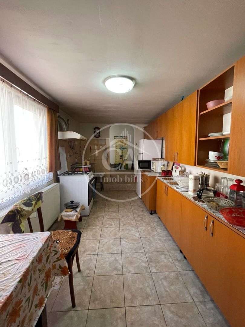 Casa de vanzare cu 4 camere in zona Nufaru,  Oradea - Poză 11
