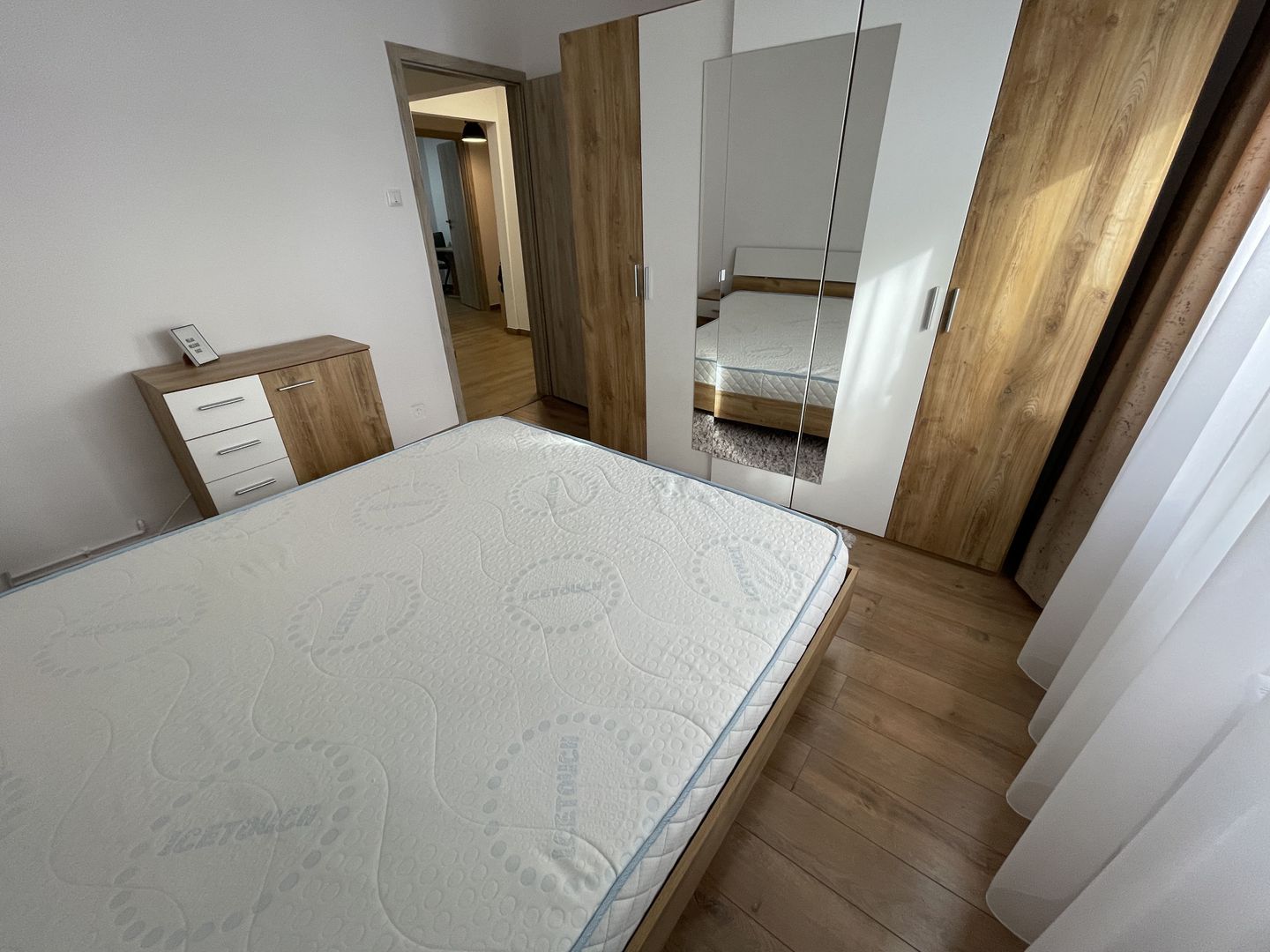 Amenajat complet, mobilat și utilat, totul nou - Poză 16