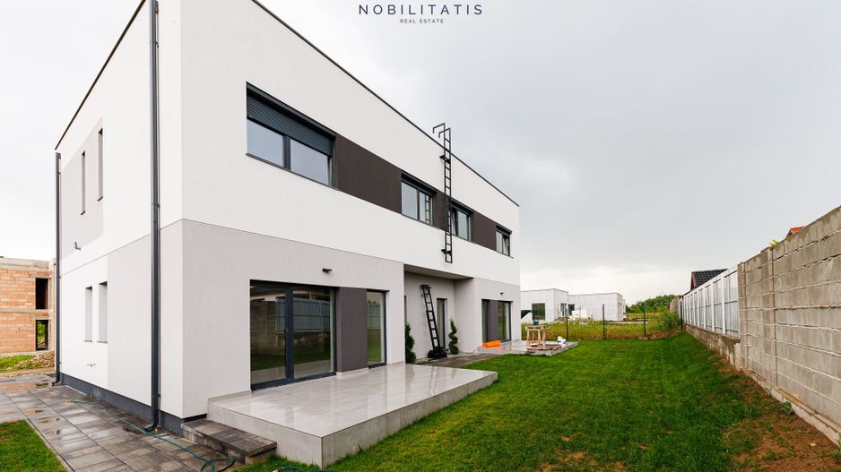 Duplex de vanzare la liziera padurii - 130 mp, 4 bai & 4 dormitoare - Poză 25