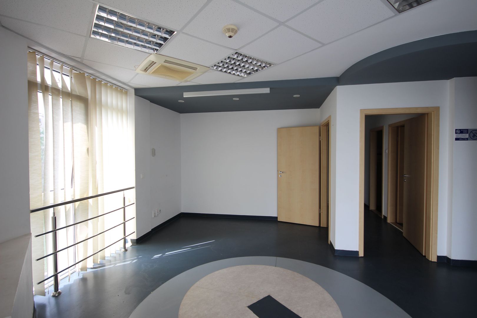 Cladire de birouri, SAD, parcare proprie, clinica medicala - Poză 1