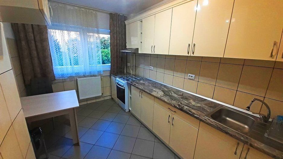 PROPRIETAR - B-dul Chisinau - Mega Mall - Bloc 1983 - 3 Camere - 2 bai - Poză 4