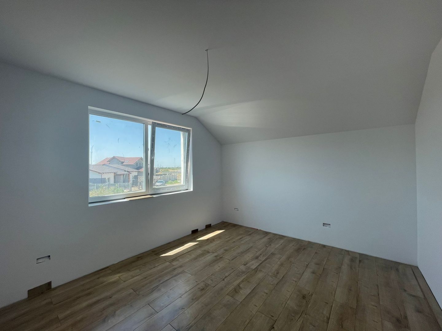 Duplex despartit prin baie | 3 camere | Super Preț | Urseni - Poză 10