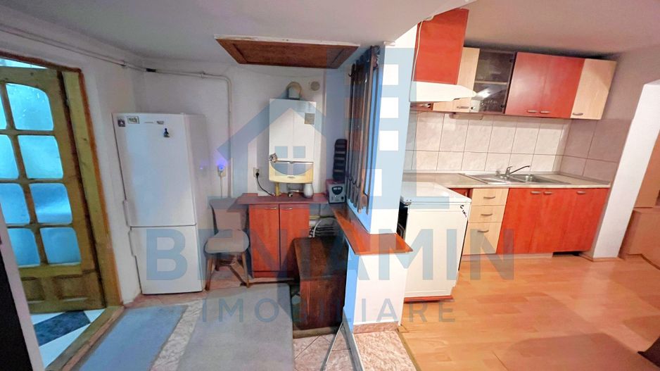 Casa de inchiriat Raului intersectie Campia Islaz -loc de parcare - Poză 3