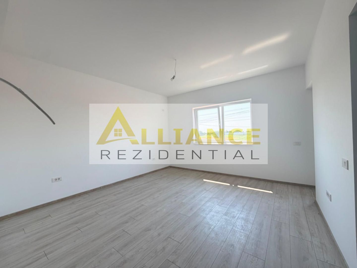 Casa individuala P+1 | 5 camere | Zona excelenta - Poză 10