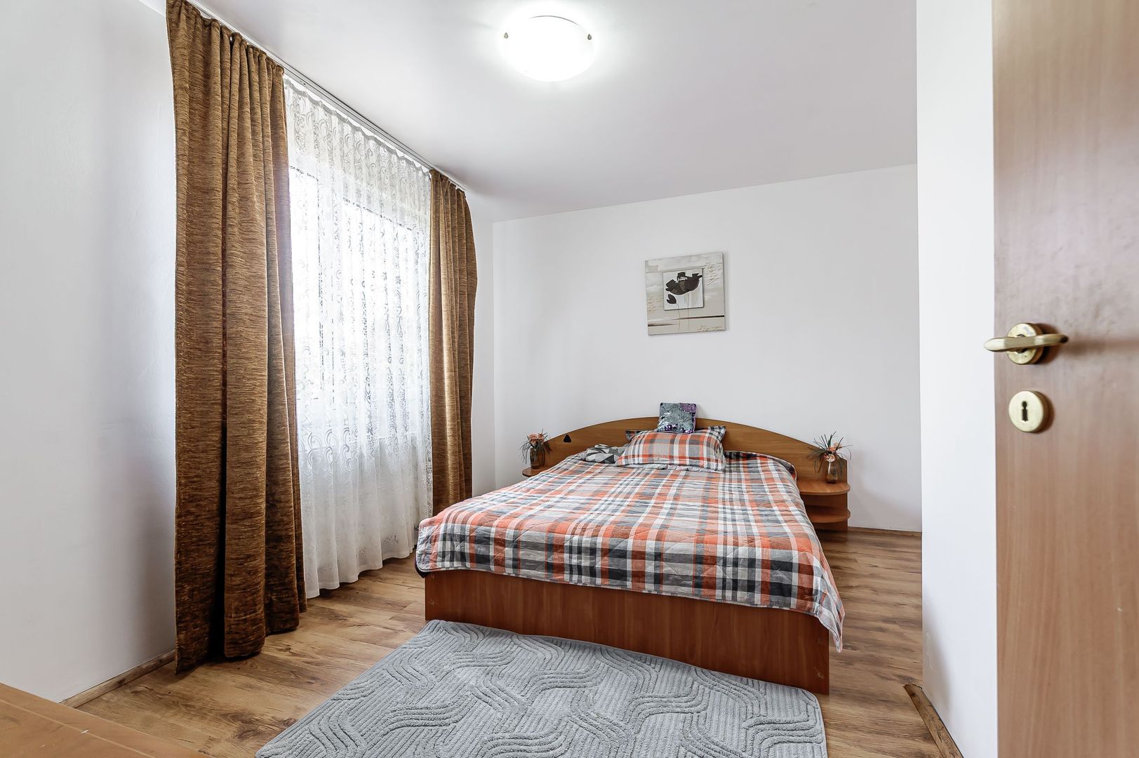 Casă 2008 - 6 camere - teren 1440 mp - Zadareni, Arad - COMISION 0% - Poză 4