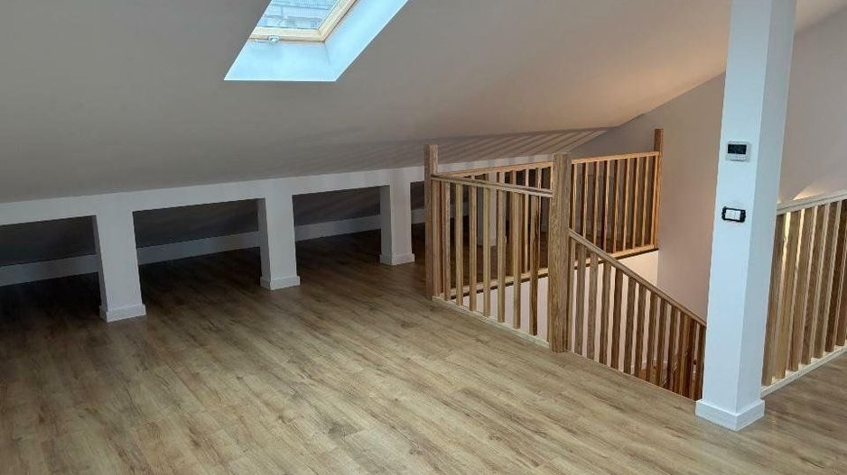 Vila moderna spatioasa - Poză 15