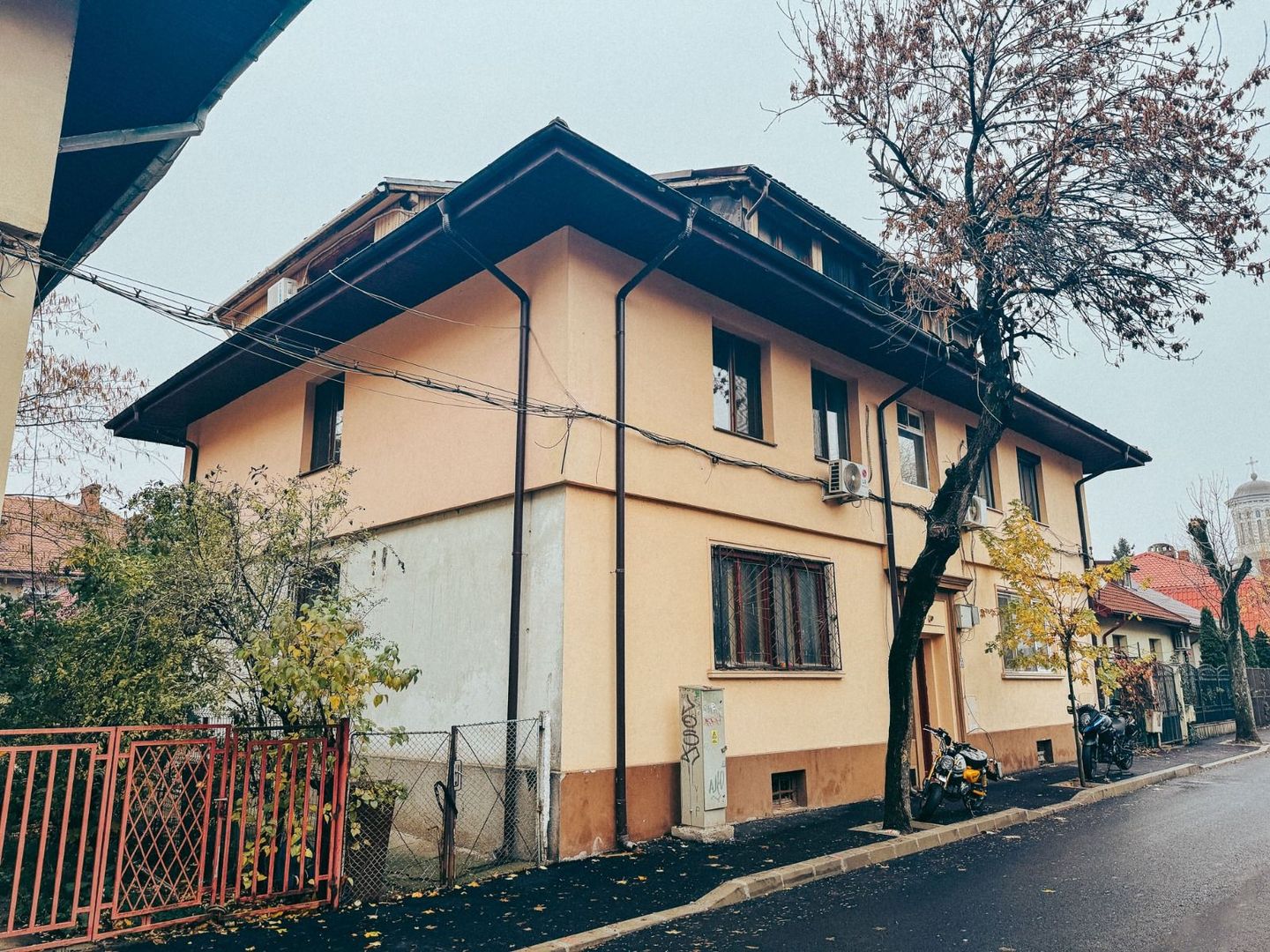 Apartament 2 camere - Domenii, etaj 2/2, centrala noua, curte, boxă, pod. - Poză 26