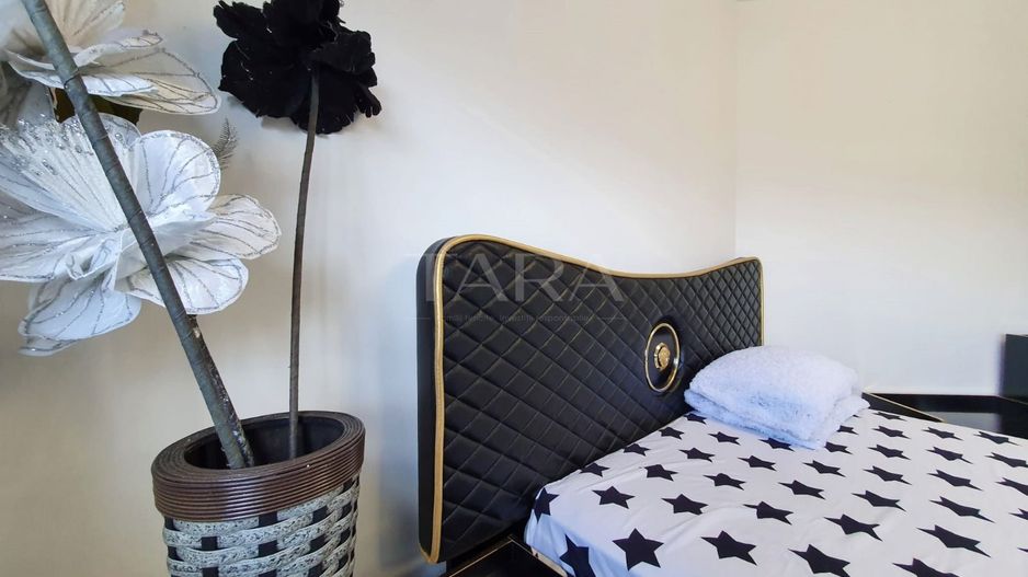 Apartament cu 3 camere complet mobilat, parcare inclusă. Zona BMW. - Poză 11