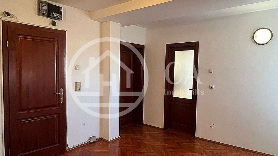 Apartament cu 4 camere de vanzare Ultracentral Oradea - Poză 4