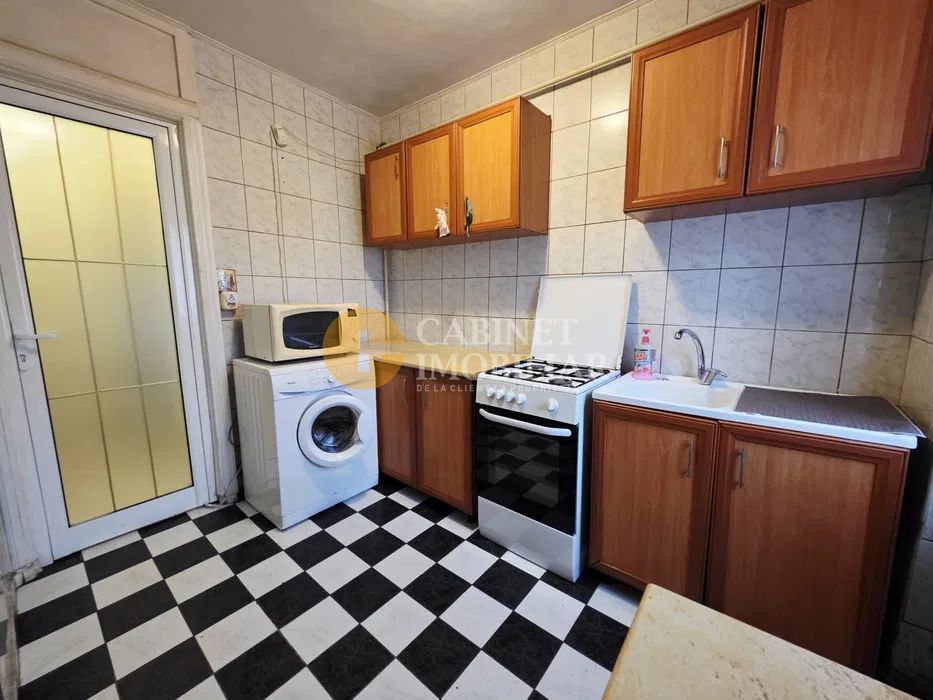 Apartament 2 camere Podu Roș 68mp - Poză 5