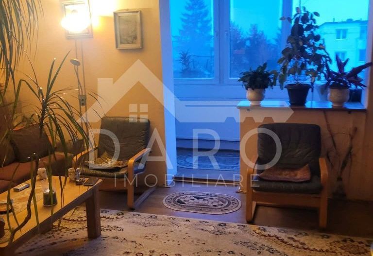 Vând apartament cu 3 camere în Dambu - Poză 1